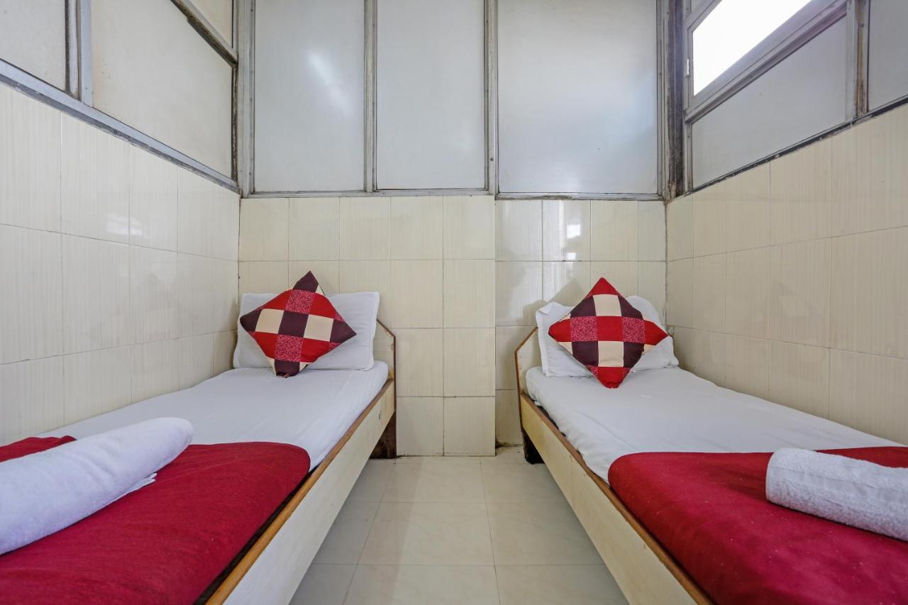 Terminus Hotel Bandra Mumbai Exterior photo